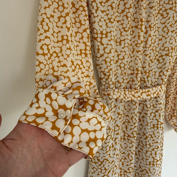 Banana Republic Long Sleeve Yellow and Cream Print Wrap Dress size M - Picture 8 of 8